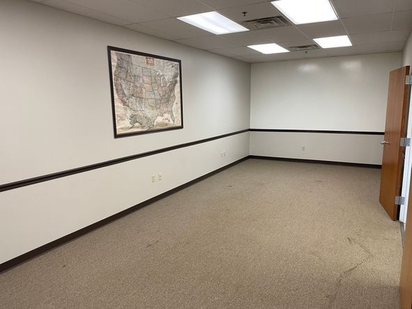 2906 W Clark Rd, Champaign, IL 61822